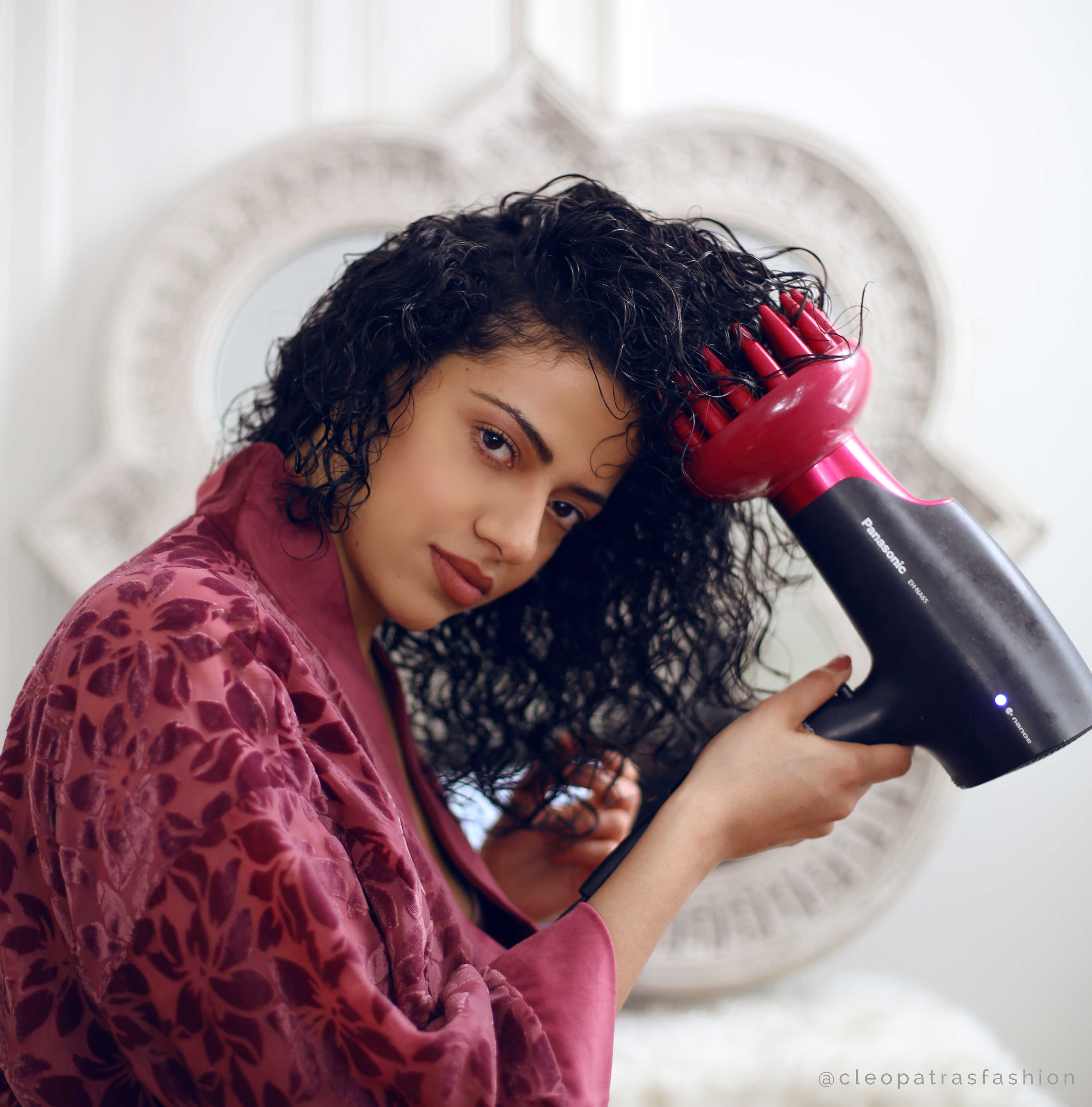 Top 12 Tips to Diffuse Curly Hair Without the Frizz