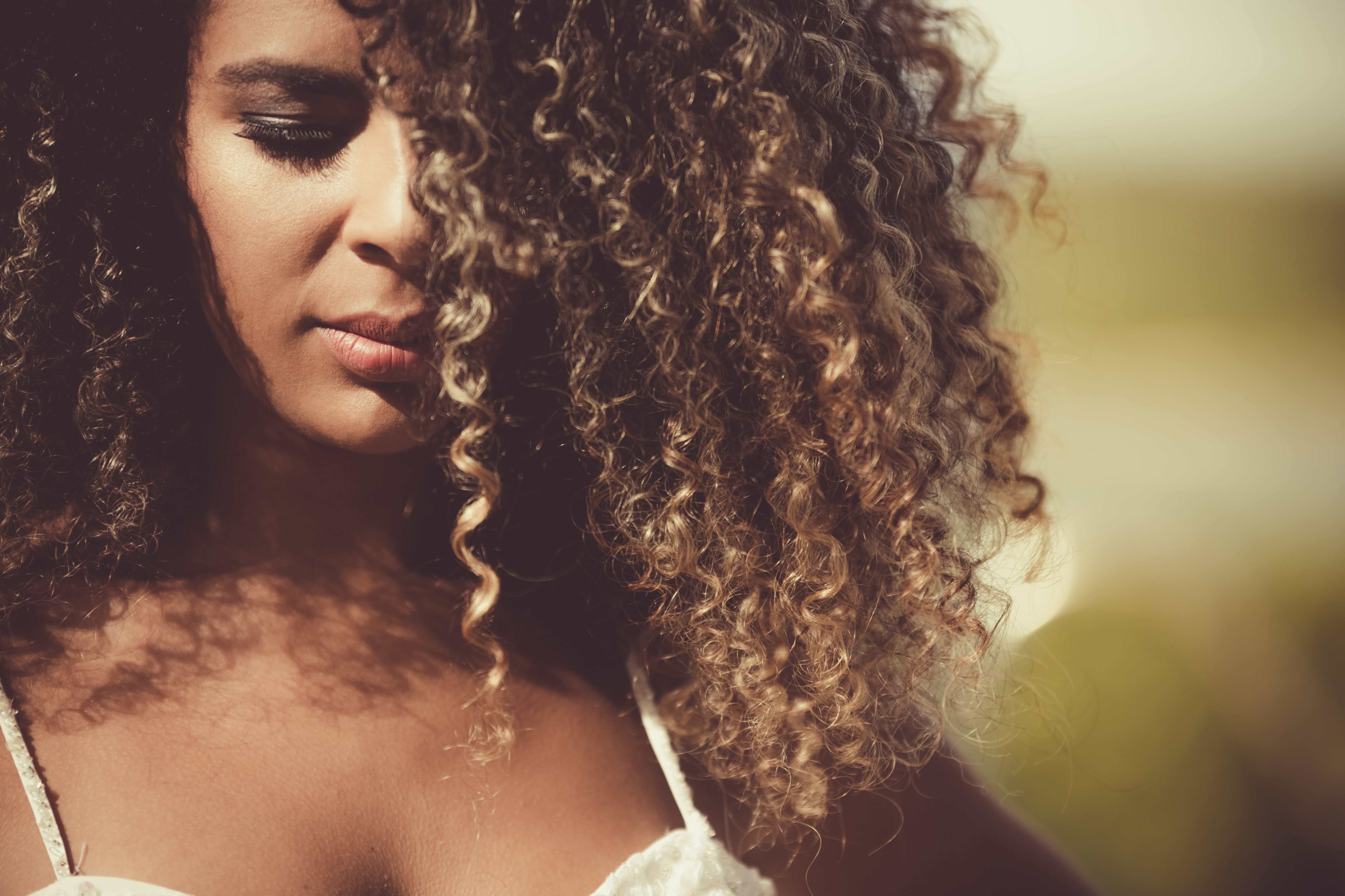 Tips for Transitioning From Chemically Relaxed Hair to Natural Curls